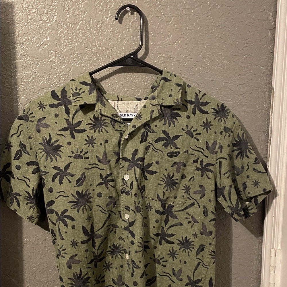 Old Navy Olive Floral Mens Button Down Shirt